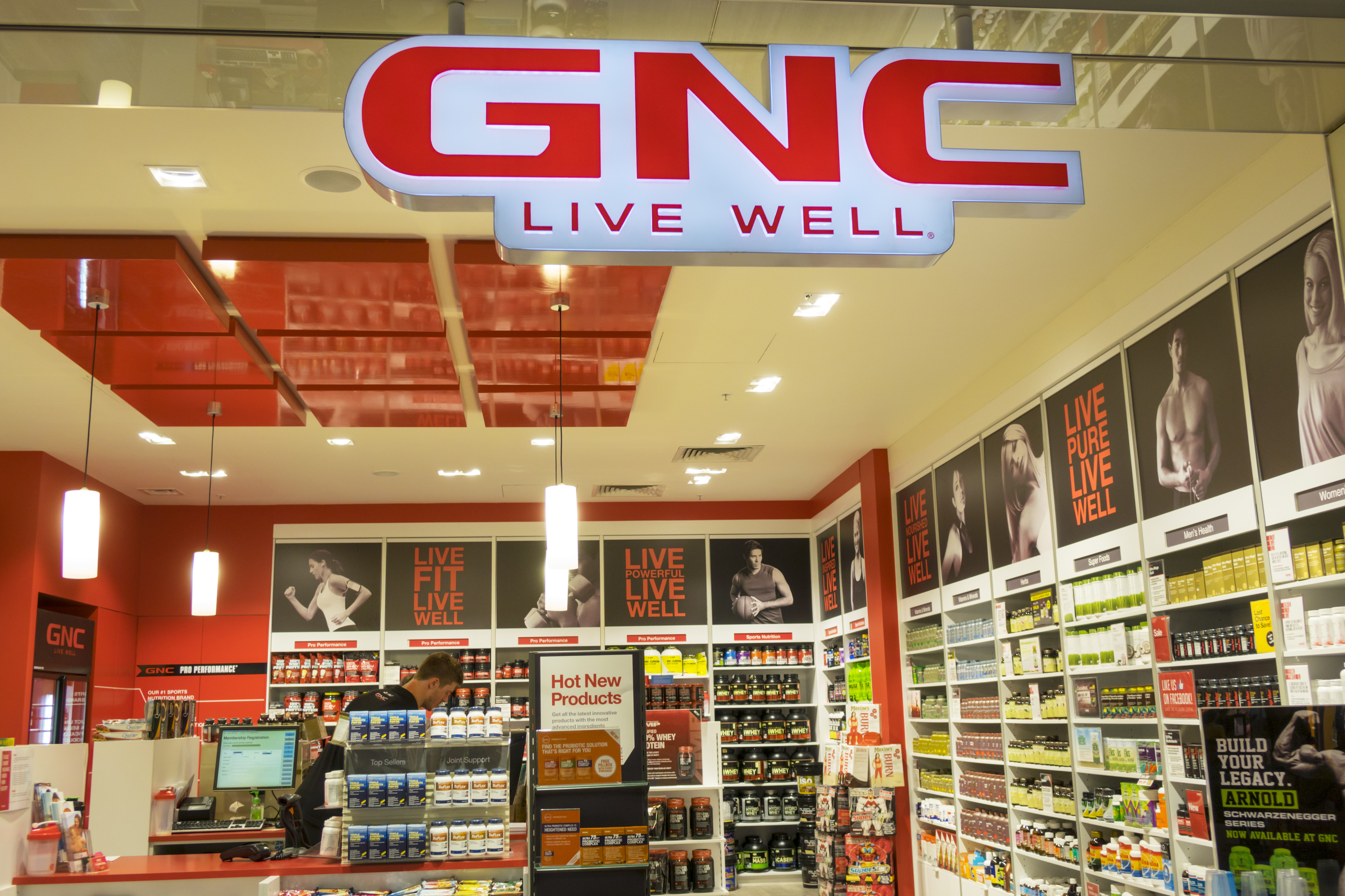 GNC Will Close 900 Stores