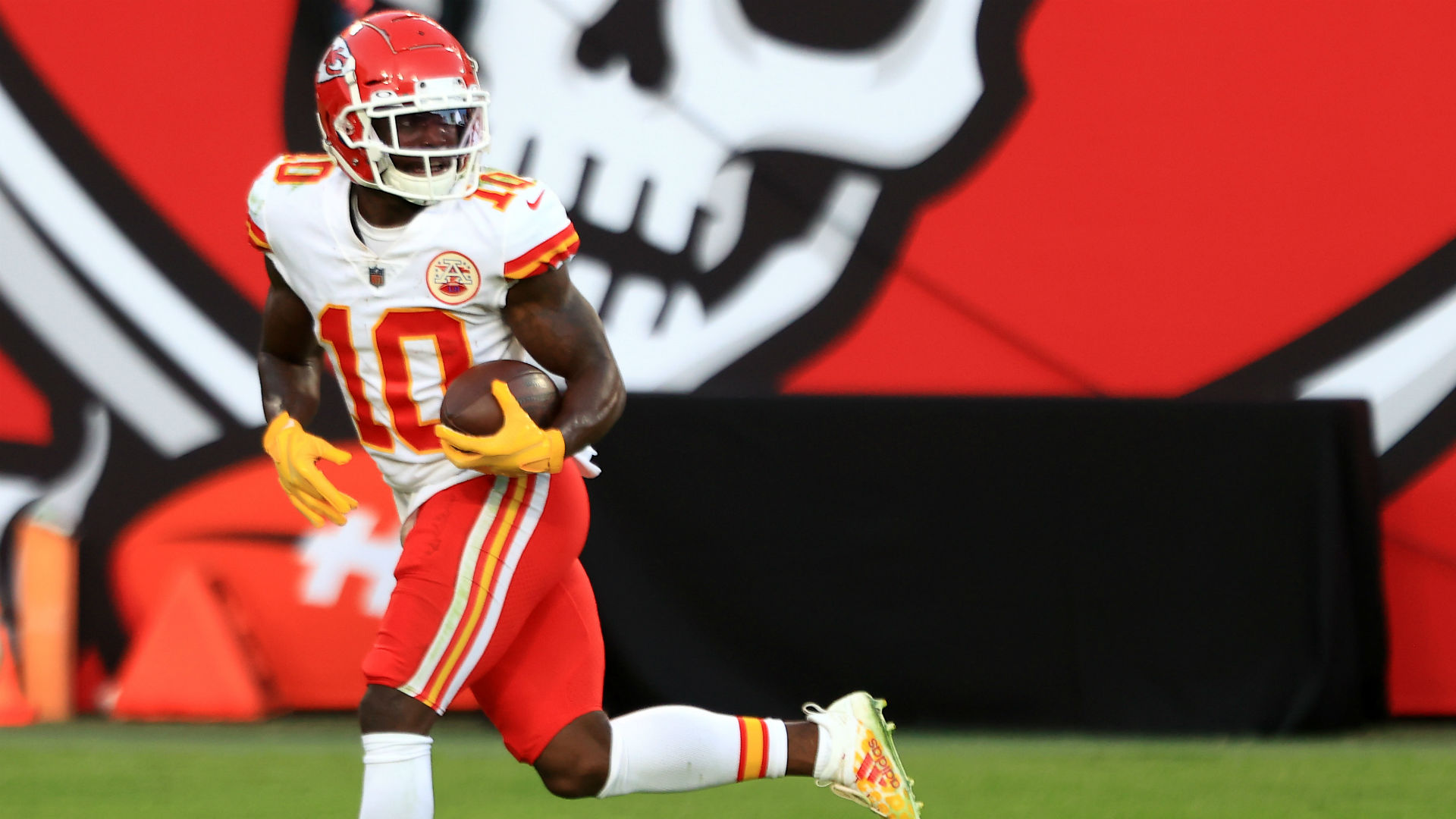 Tyreek Hill Torches The Buccaneers