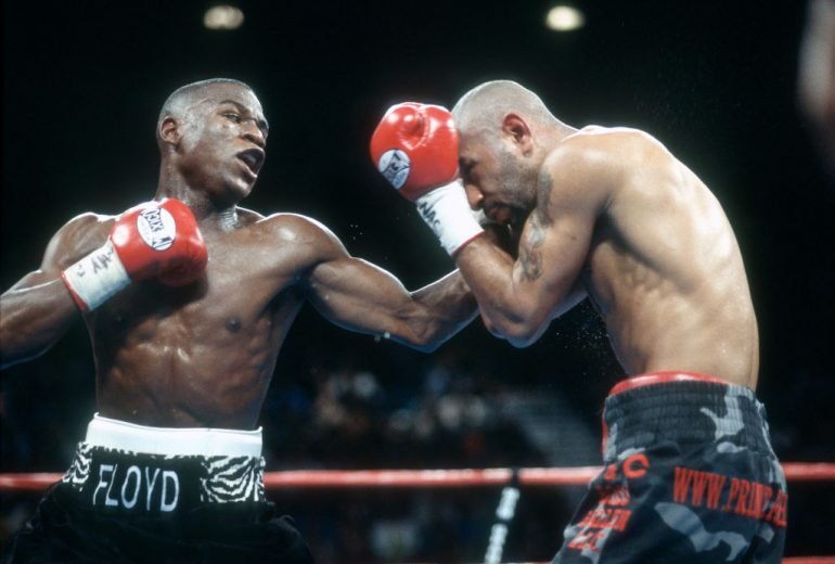 Boxing Flashback: Floyd Mayweather vs Diego Corrales